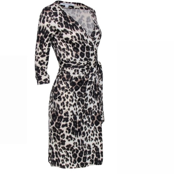 Diane Von Furstenberg DvF New Julian Cream Black Leopard Print Wrap Dress Sz 2 - Picture 11 of 12